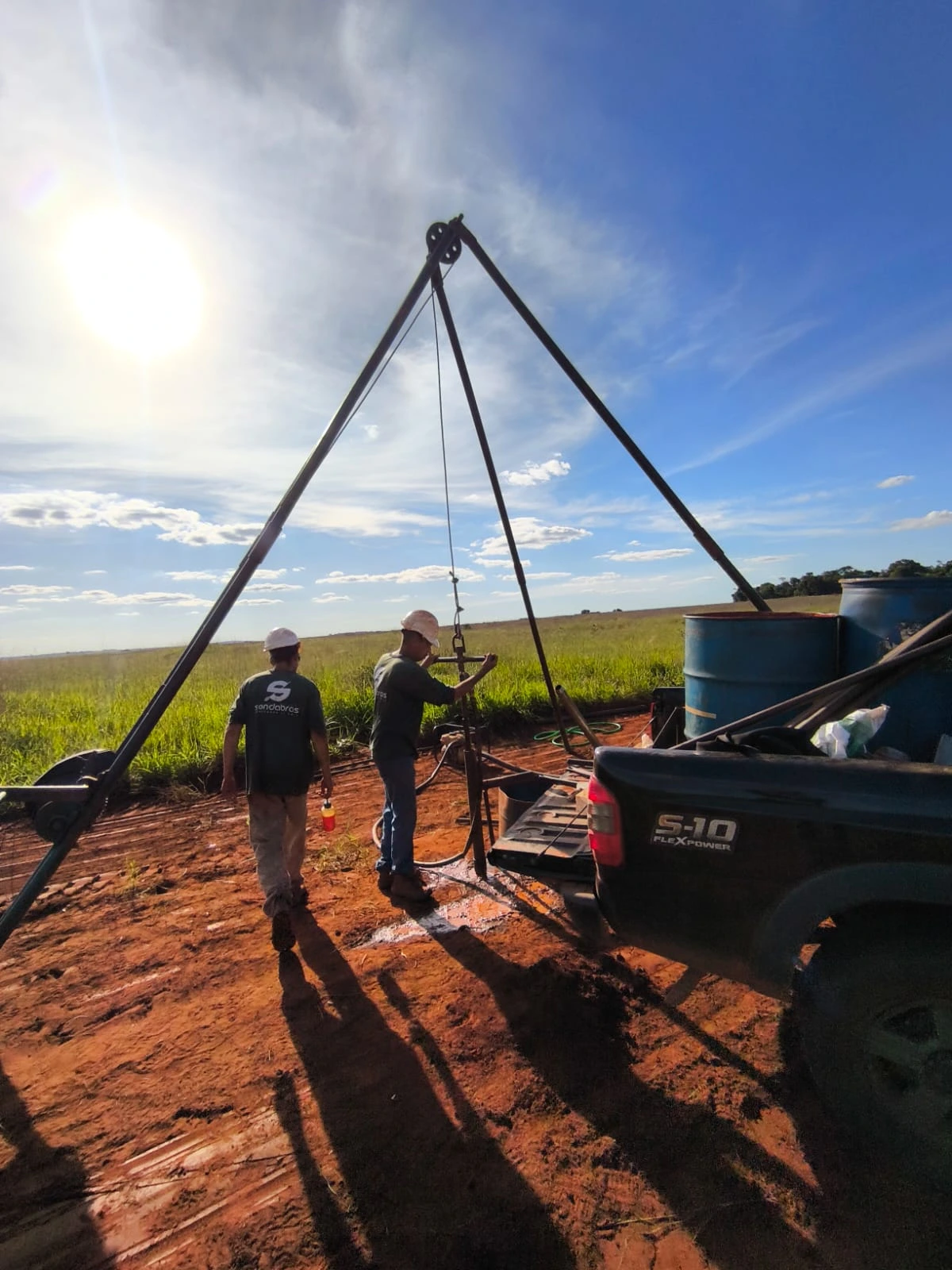 Equipe da Paraná Sondagem realizando ensaio SPT